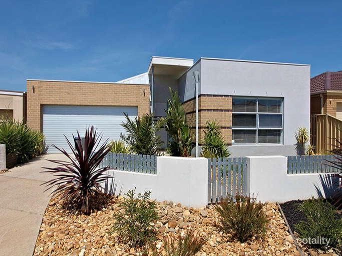 6 Jells Pl, Caroline Springs, VIC 3023