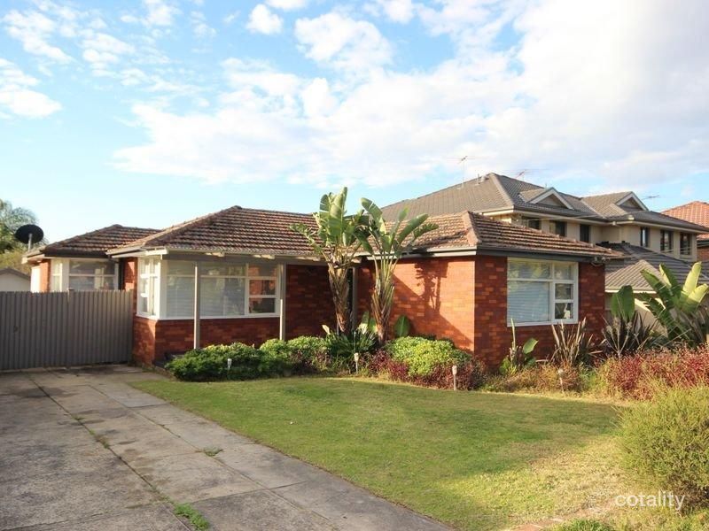 12 Burns Rd, Picnic Point, NSW 2213