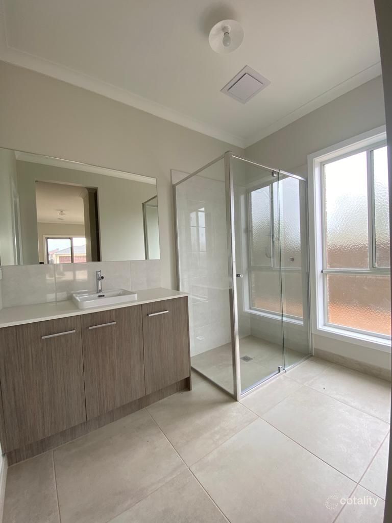46 Diamond Pde, Cobblebank, VIC 3338