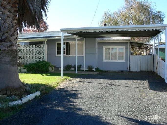 28 Moyes St, Manjimup, WA 6258