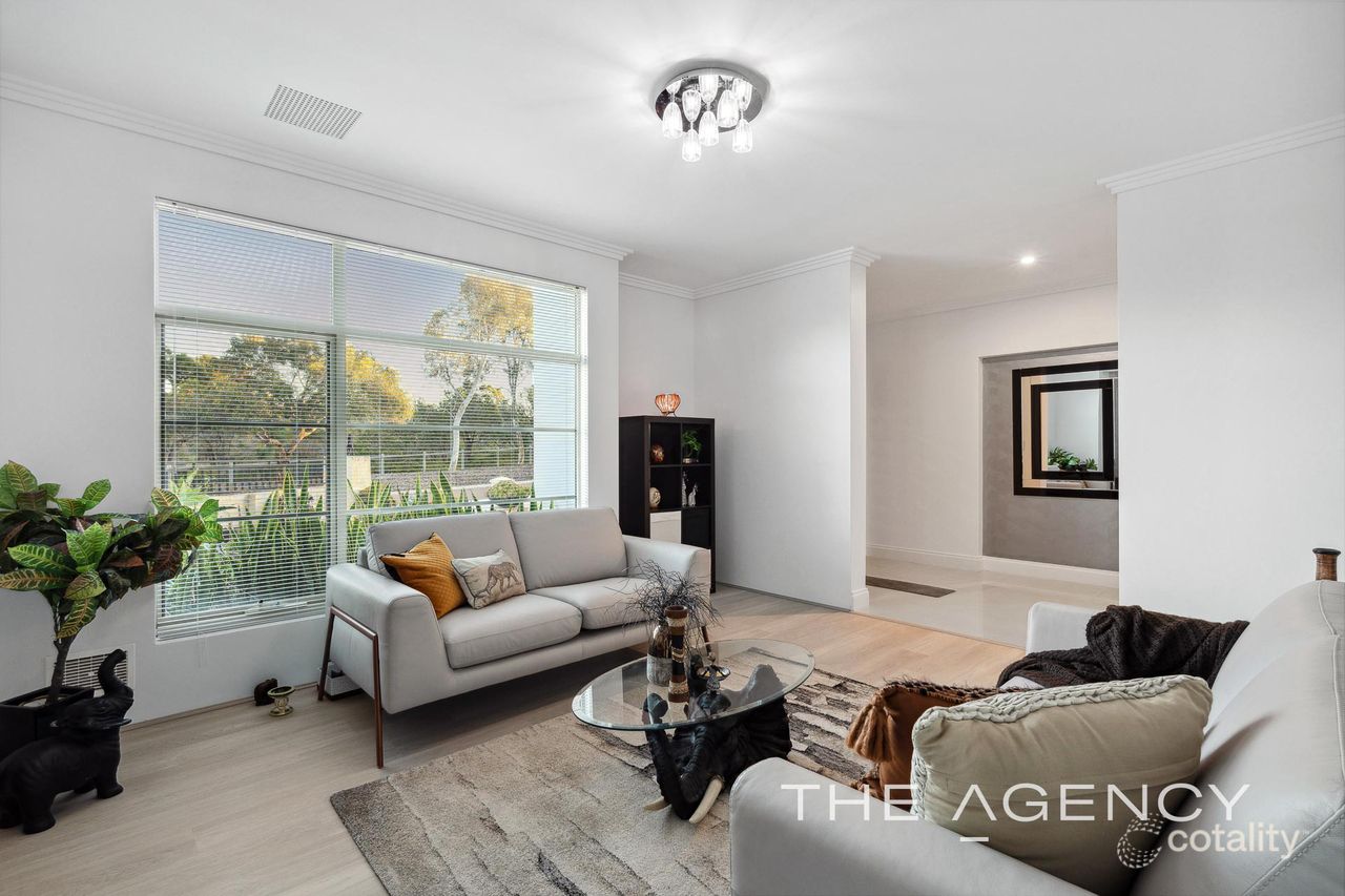 11 Huxleys Trl, Burns Beach, WA 6028