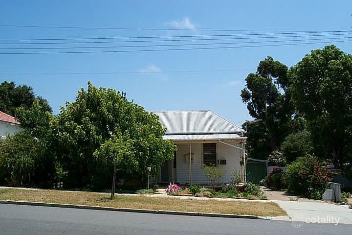 13a Cleopatra St, Palmyra, WA 6157