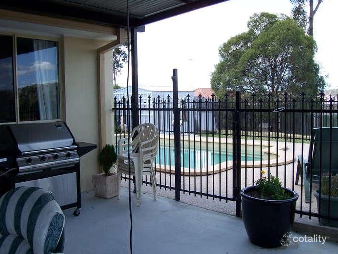 16 Lennon Dr, Windaroo, QLD 4207