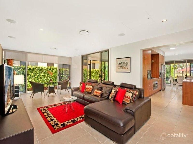 2243 The Parkway, Hope Island, QLD 4212