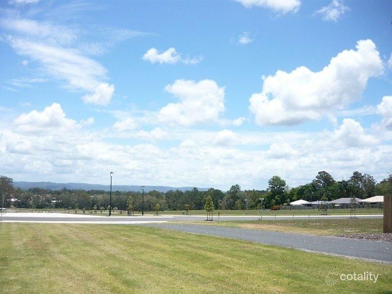 4 Sterling Rd, Morayfield, QLD 4506