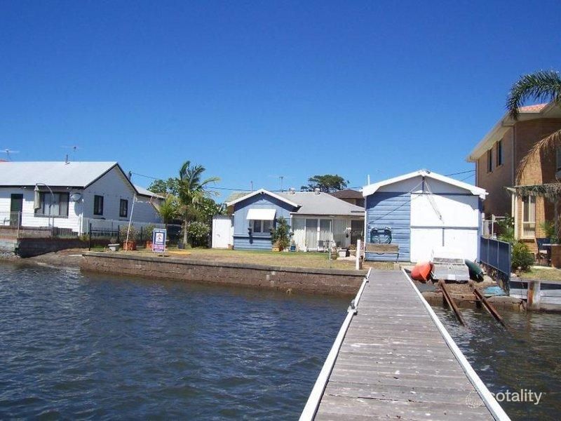 8 Alexander Pl, Swansea, NSW 2281