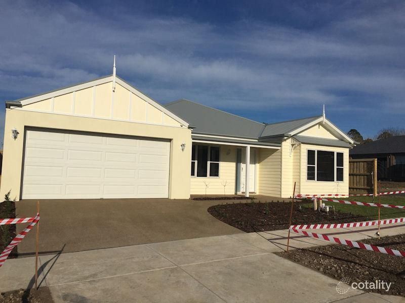 5 Burgess Ave, Officer, VIC 3809