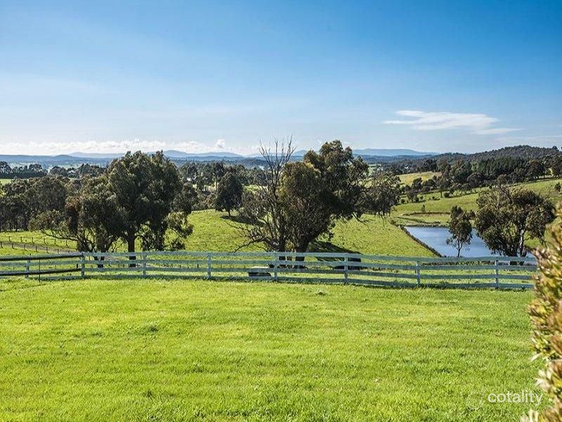 80 Doctors Gully Rd, Doreen, VIC 3754