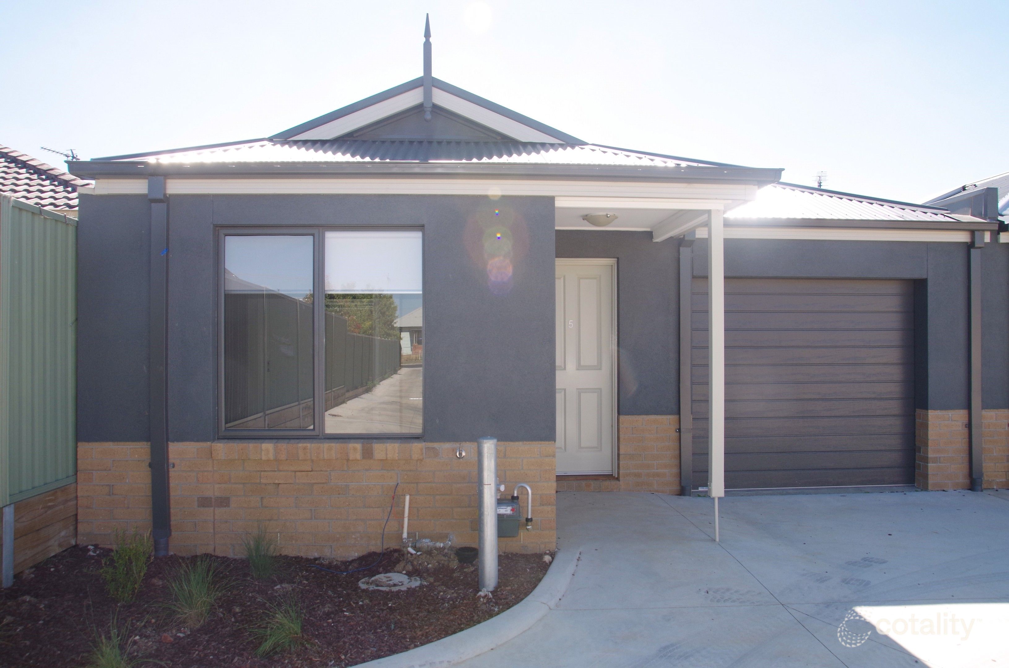 5/195a Yarrowee St, Sebastopol, VIC 3356