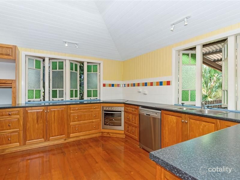 1 Crauford St, West End, QLD 4810