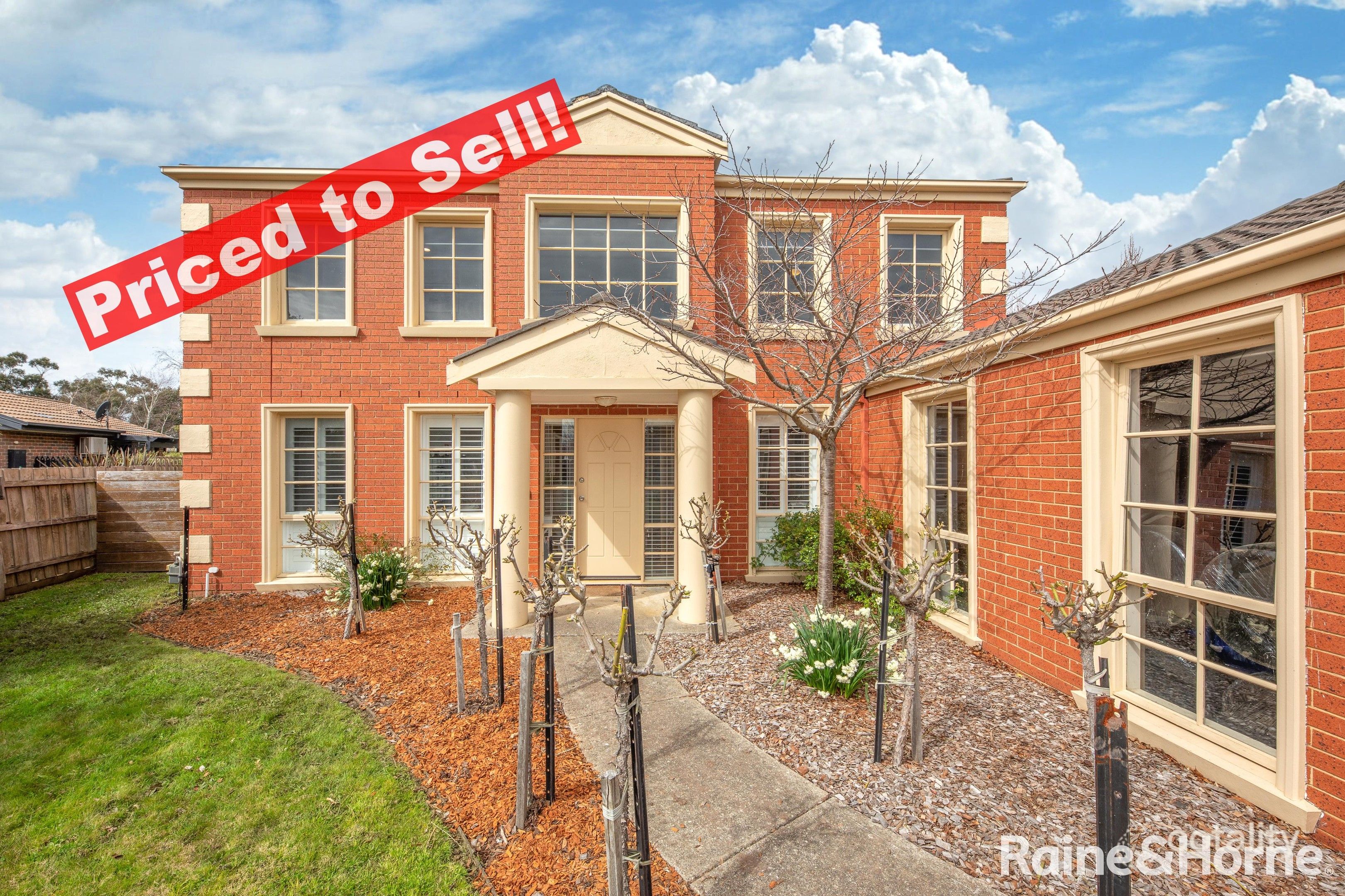 17 Sunny Park Cl, Gisborne, VIC 3437