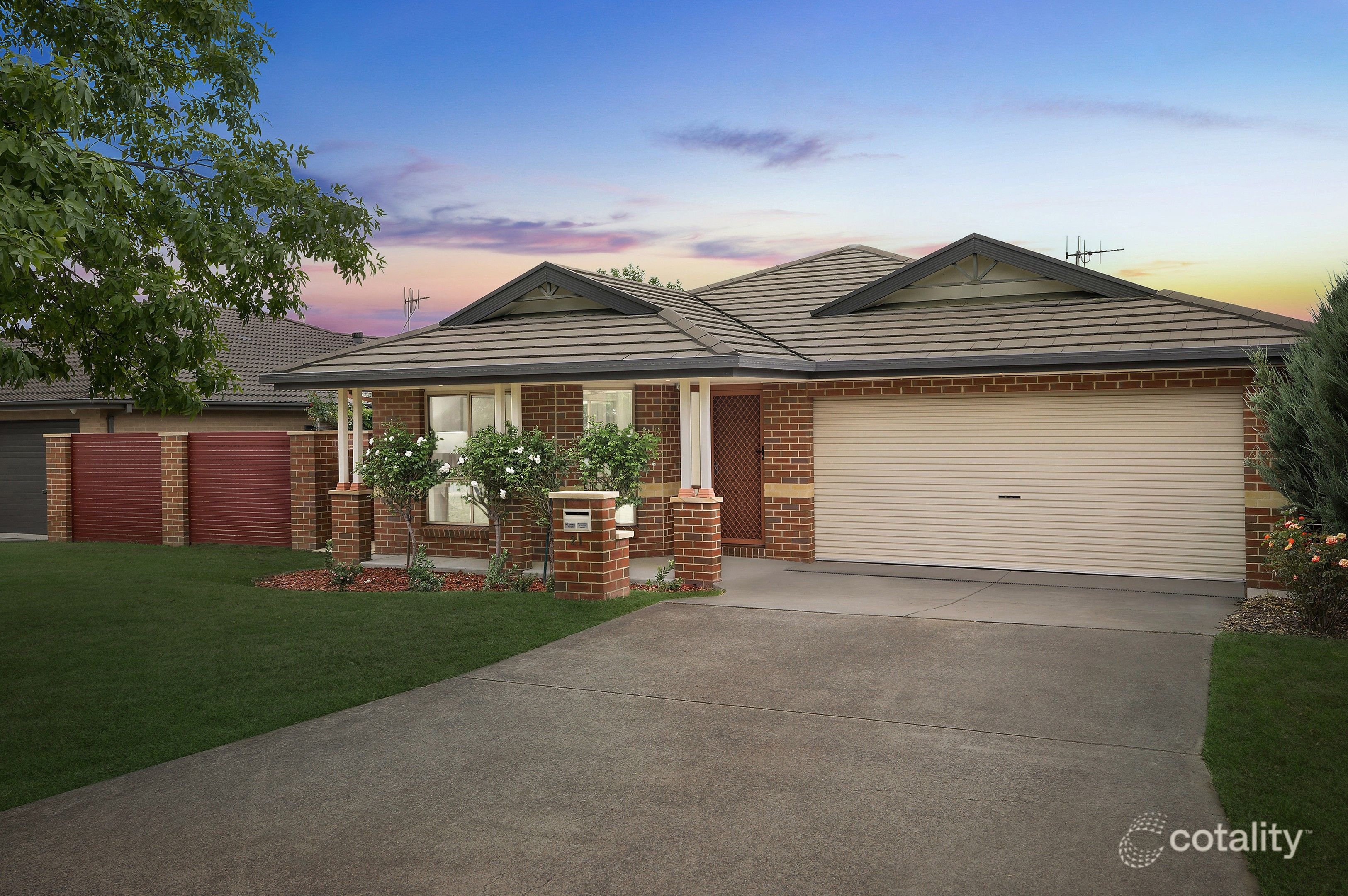21 Flora Bassett St, Franklin, ACT 2913