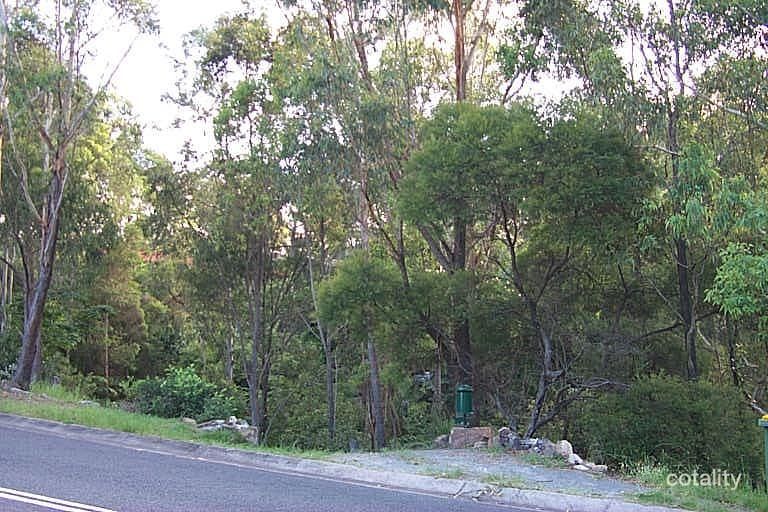 135 Simpsons Rd, Elanora, QLD 4221