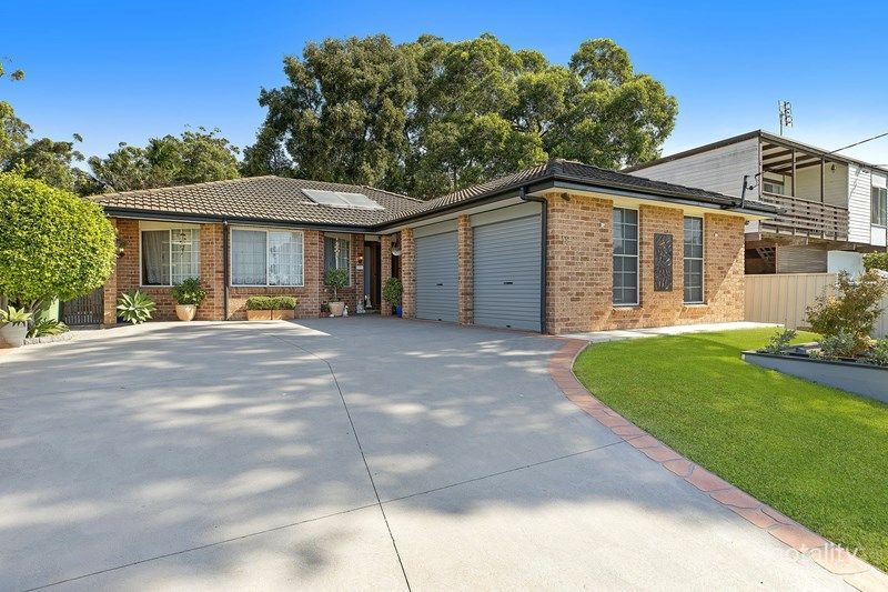 18 Gladys Ave, Berkeley Vale, NSW 2261