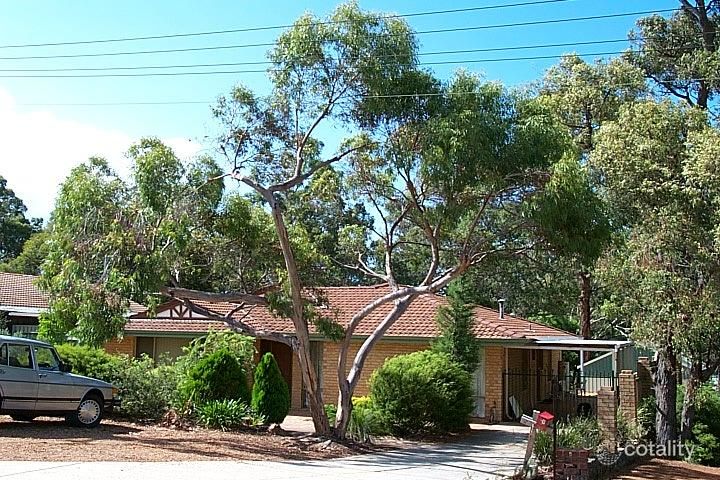8 Orana St, Lesmurdie, WA 6076