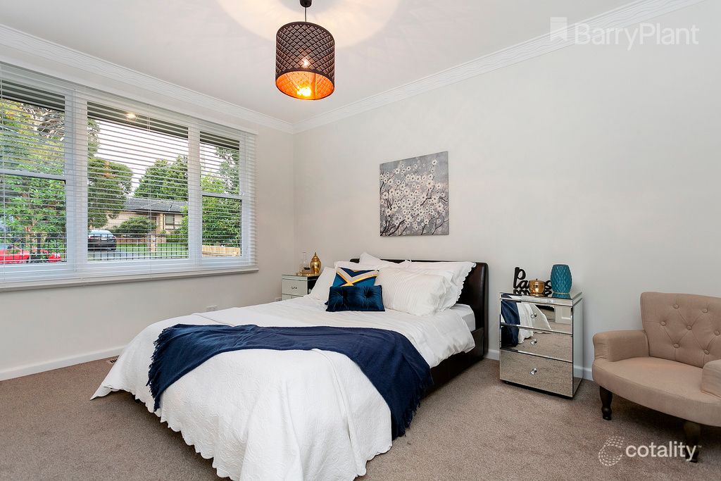 1/8 Mackenzie Ct, Croydon South, VIC 3136