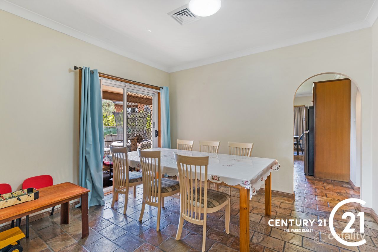 30 Restwell Rd, Bossley Park, NSW 2176