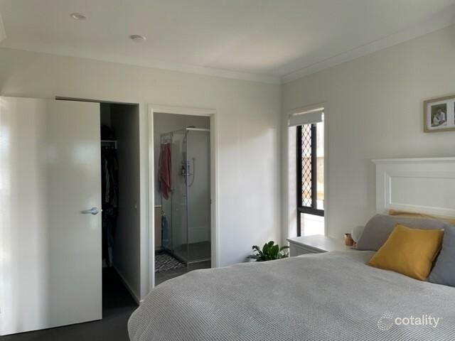 37 Cambridge Way, Ripley, QLD 4306