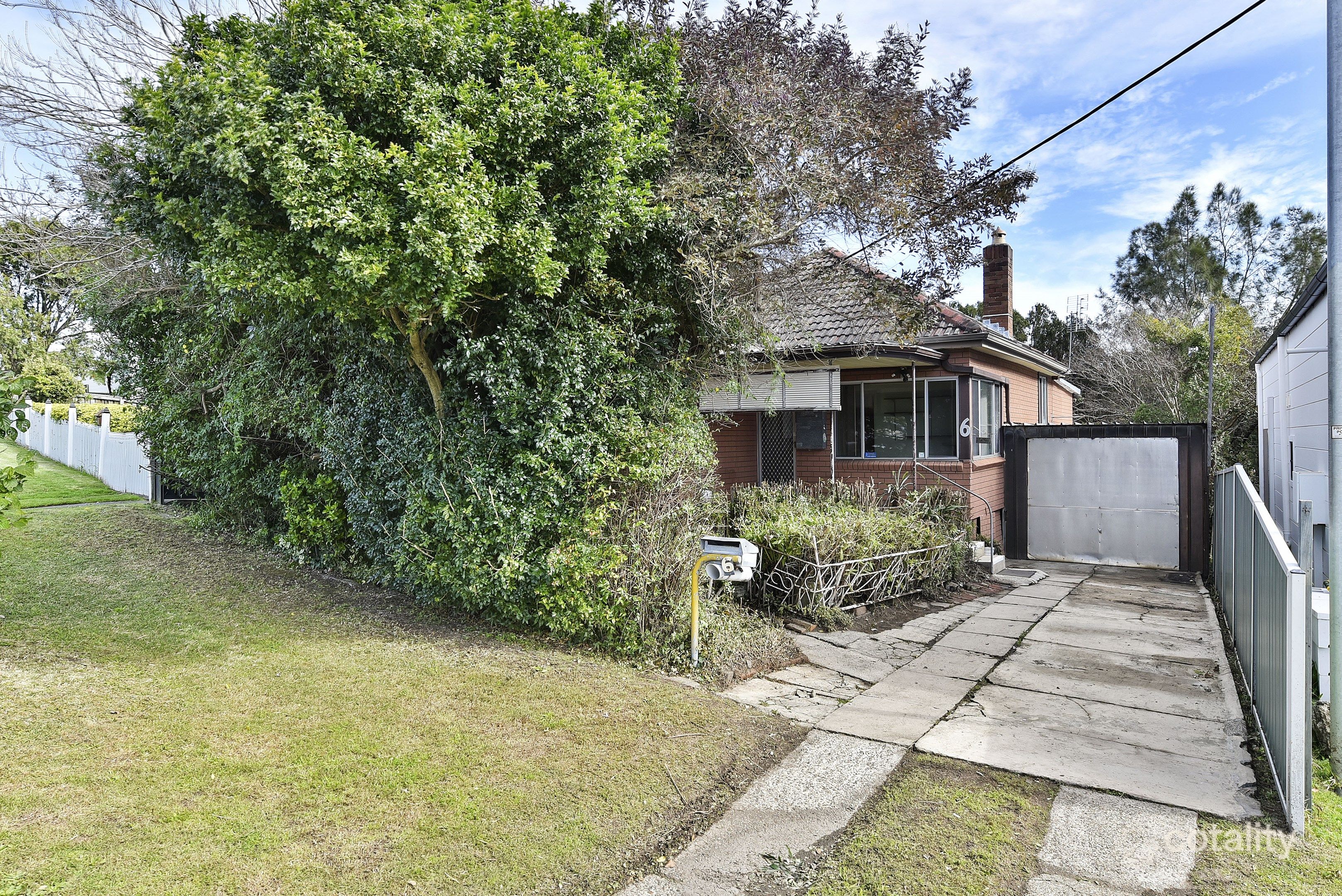 6 Brisbane Water Rd, Adamstown, NSW 2289