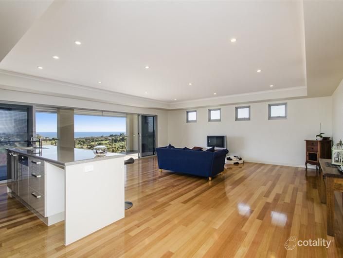 40 Lighthouse Dr, Hallett Cove, SA 5158