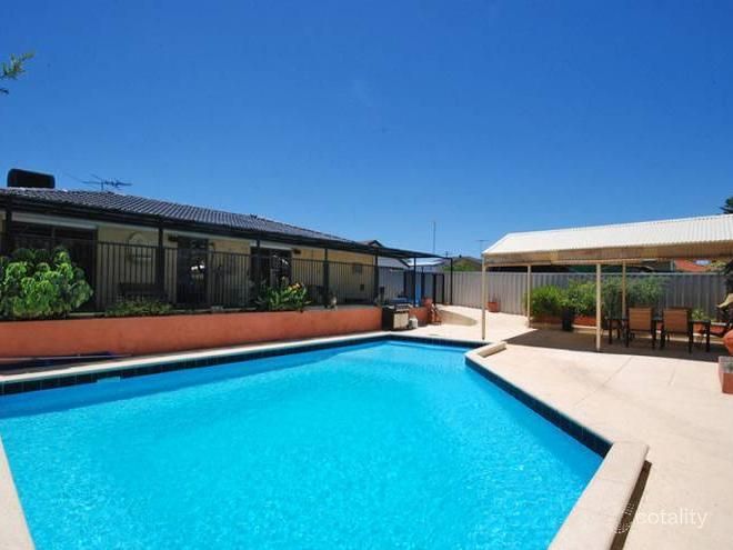 12 Bamboore Cres, Wanneroo, WA 6065