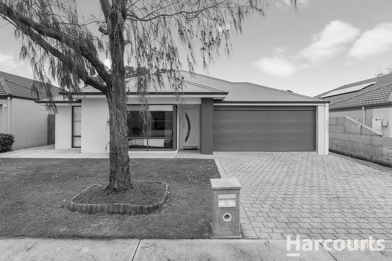 11 Bobtail Bend, Wannanup, WA 6210