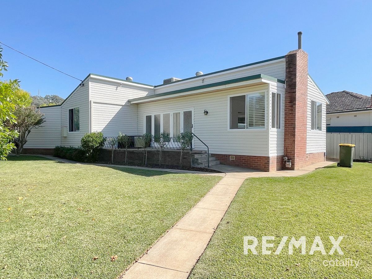 298 Lake Albert Rd, Kooringal, NSW 2650