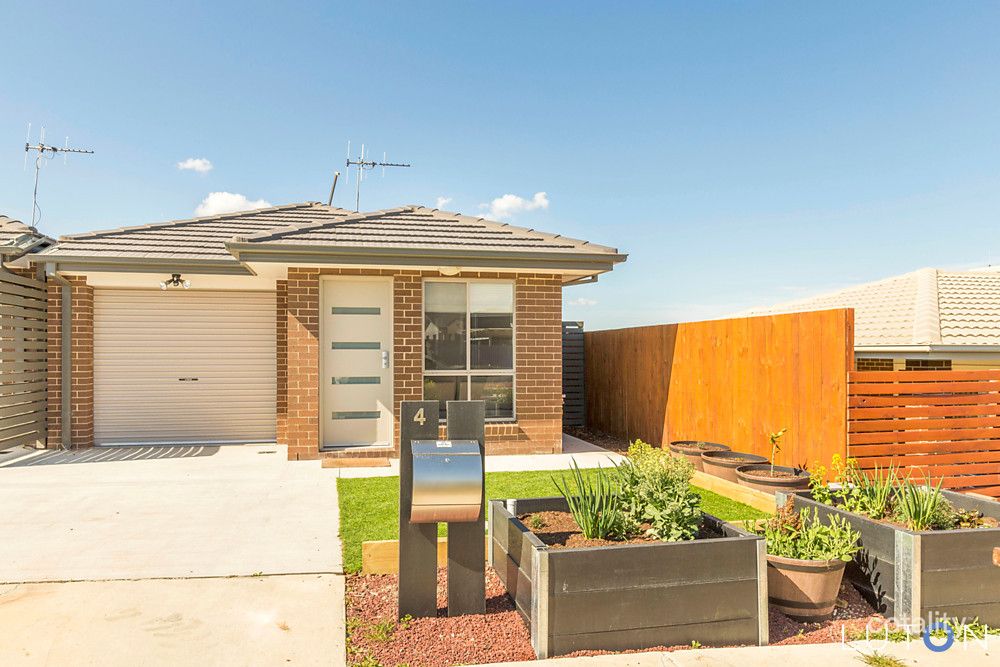 4 Rockwood St, Casey, ACT 2913