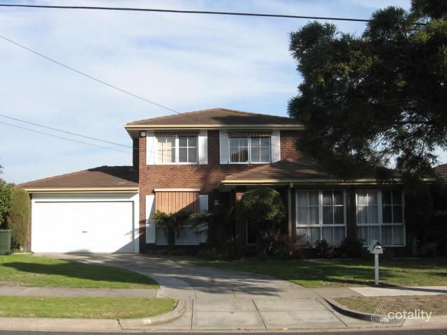 35 Pasadena Cres, Bentleigh East, VIC 3165