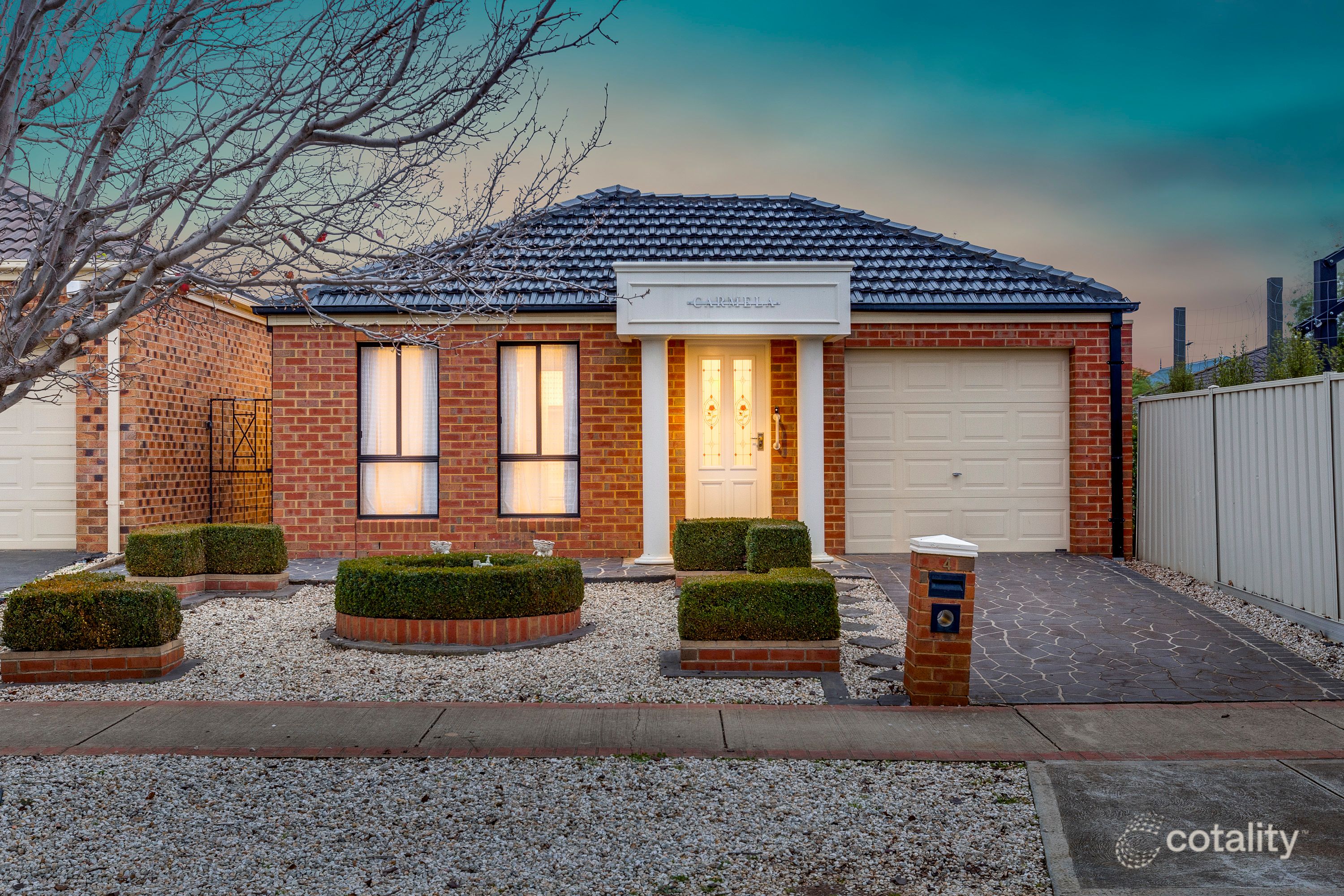 4 Stoke Heath Way, Caroline Springs, VIC 3023