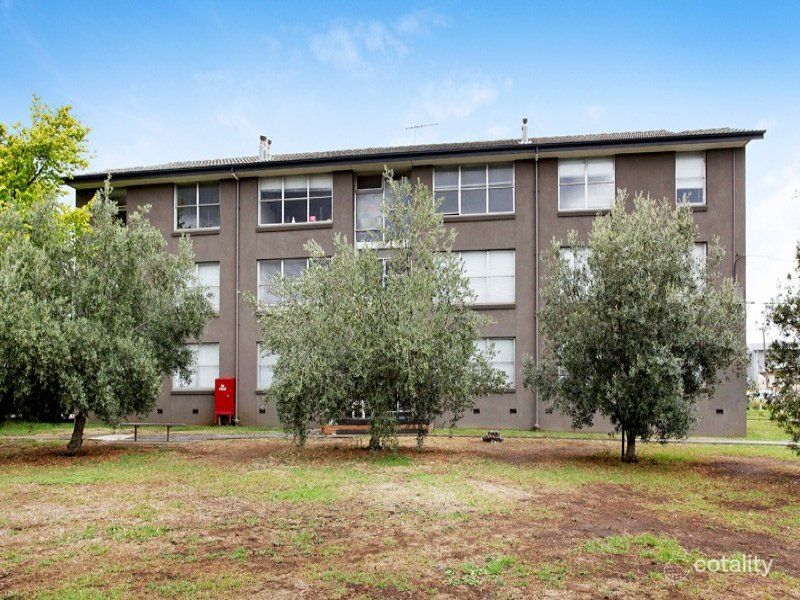 2/18 Lawn Cres, Braybrook, VIC 3019