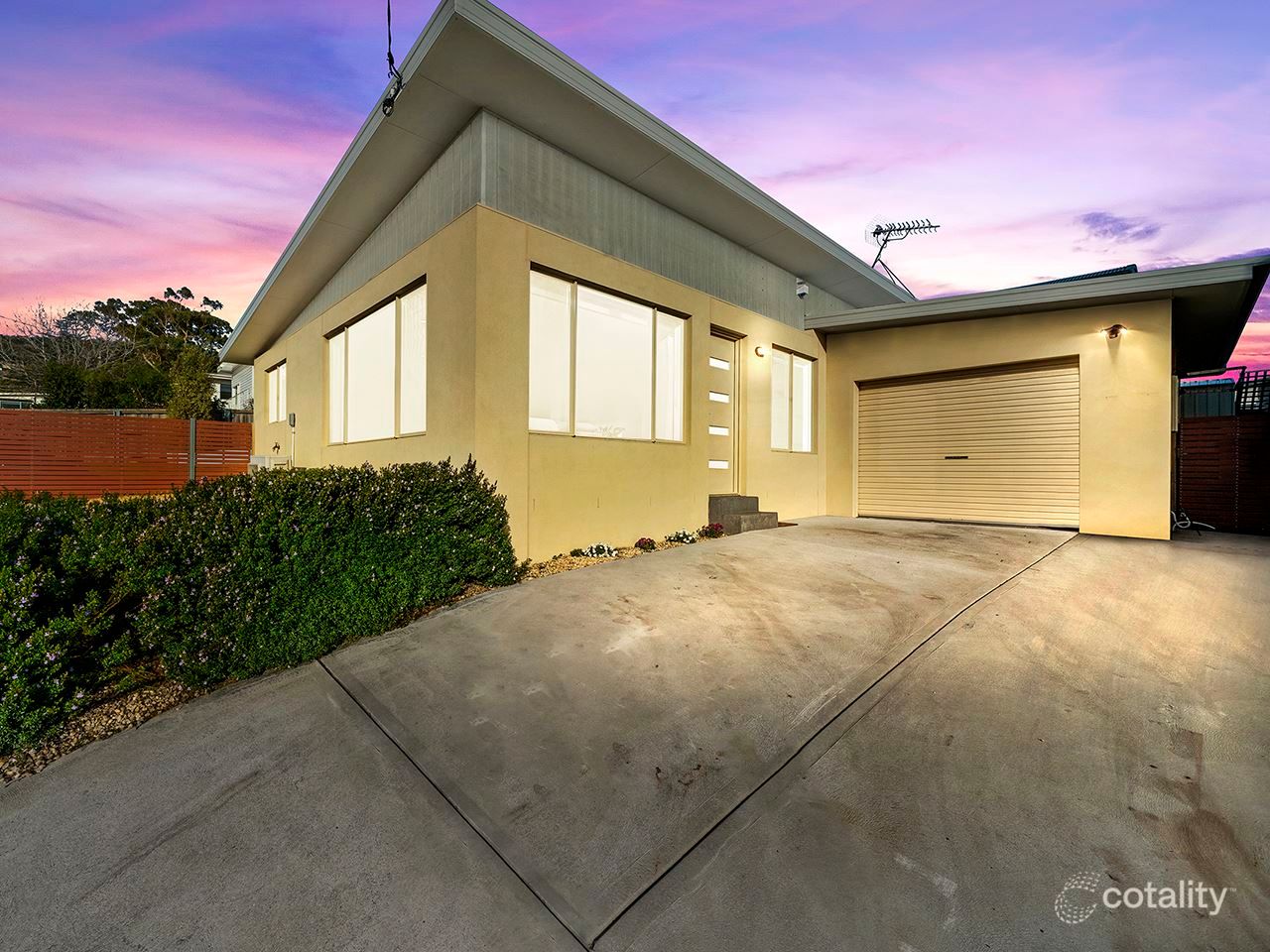 2/70 Tranmere Rd, Howrah, TAS 7018