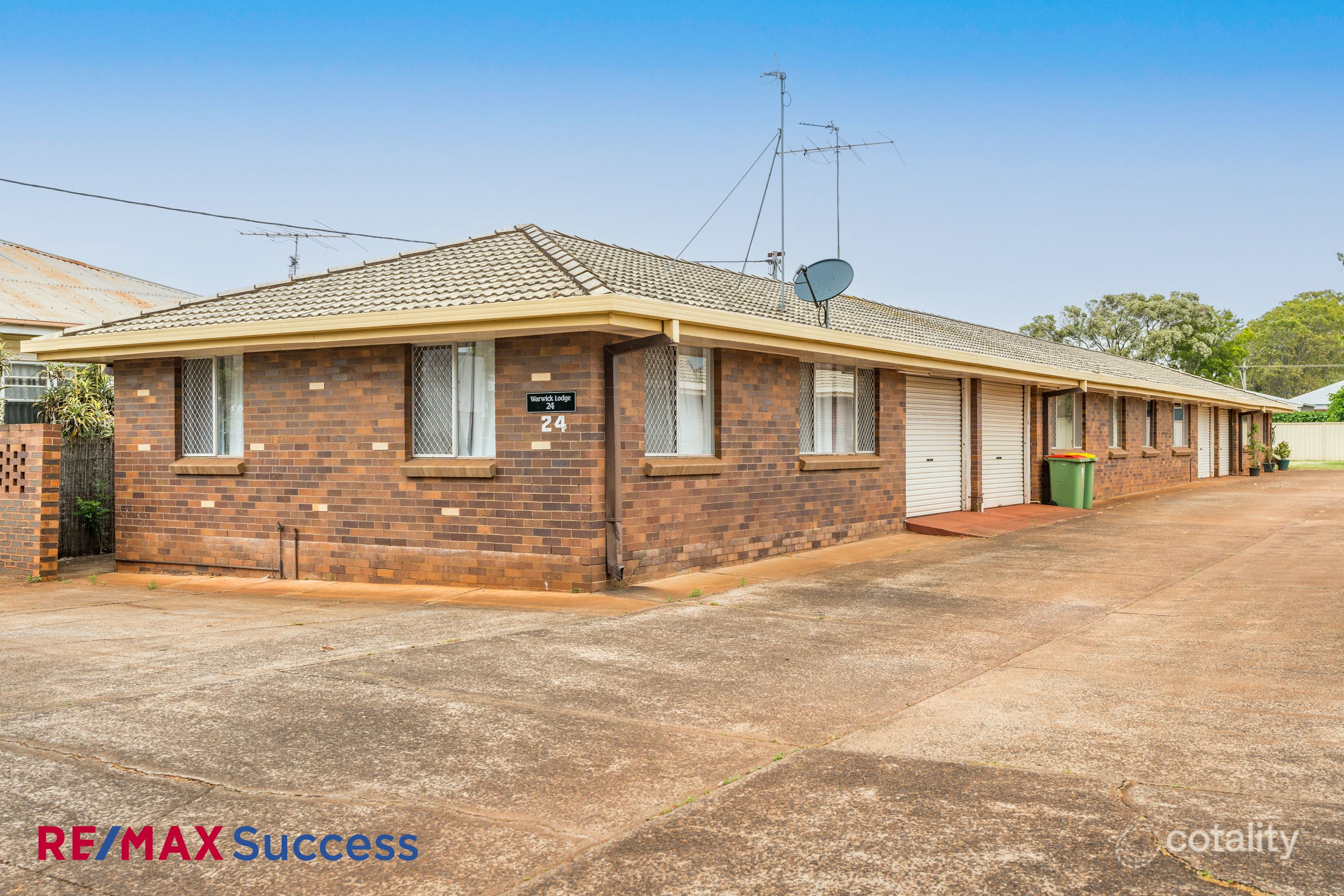 2/24 Warwick St, Harristown, QLD 4350