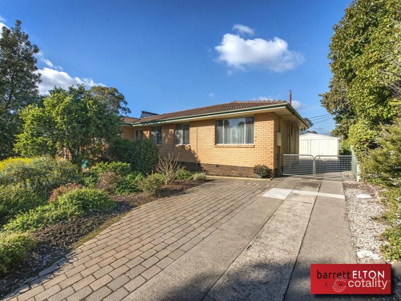 17 Mccabe Cres, Holt, ACT 2615