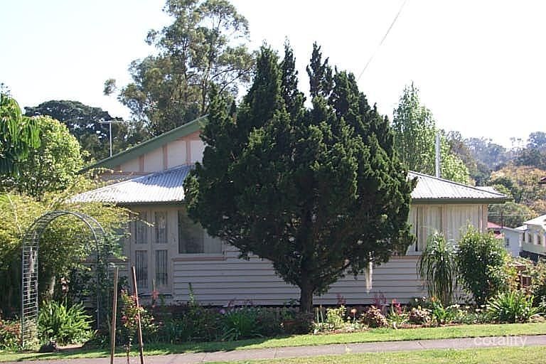 23 Vimy St, Bardon, QLD 4065