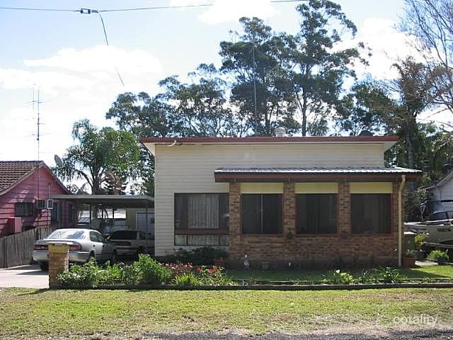 74 Griffith St, Mannering Park, NSW 2259