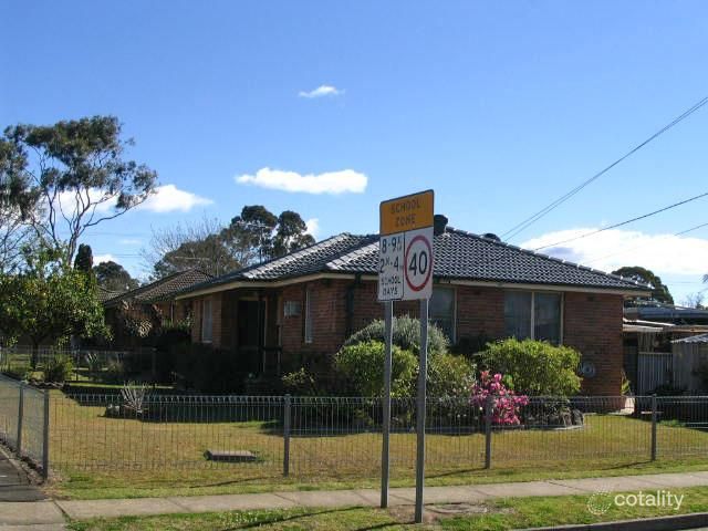 30 Mariana Cres, Lethbridge Park, NSW 2770