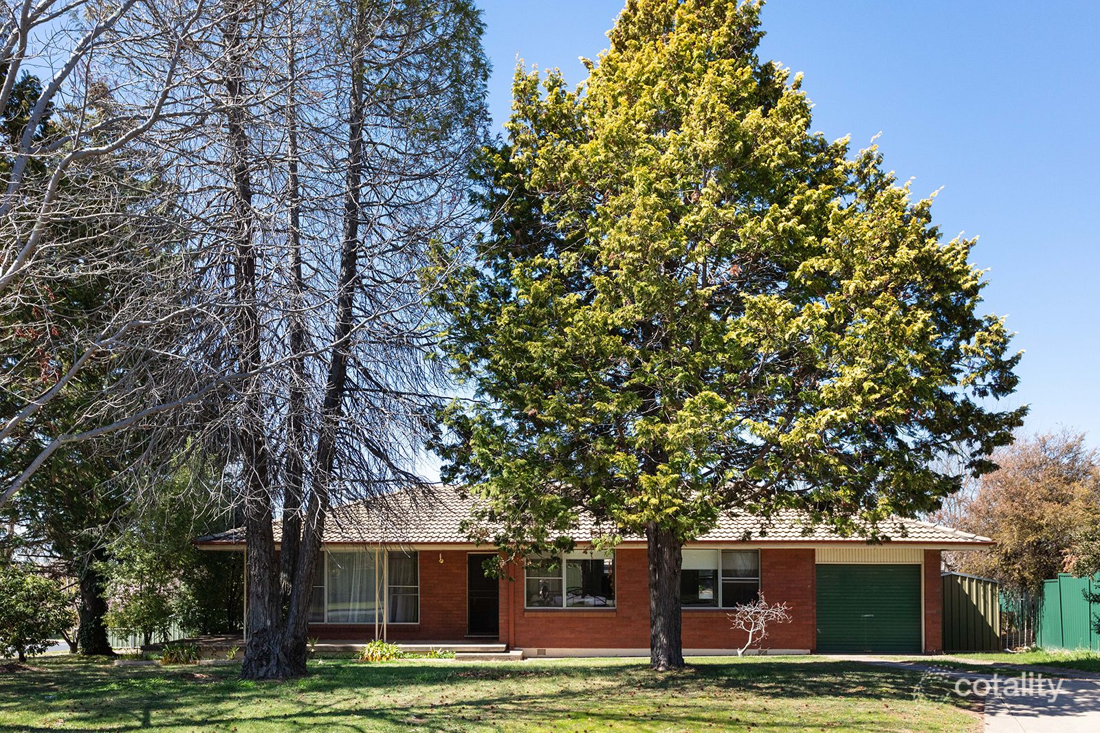 11 Racecourse Rd, Orange, NSW 2800