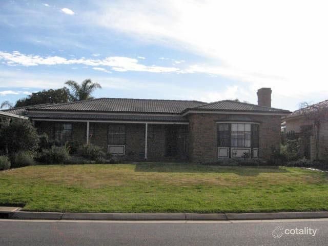 3 Classic Ct, West Lakes, SA 5021