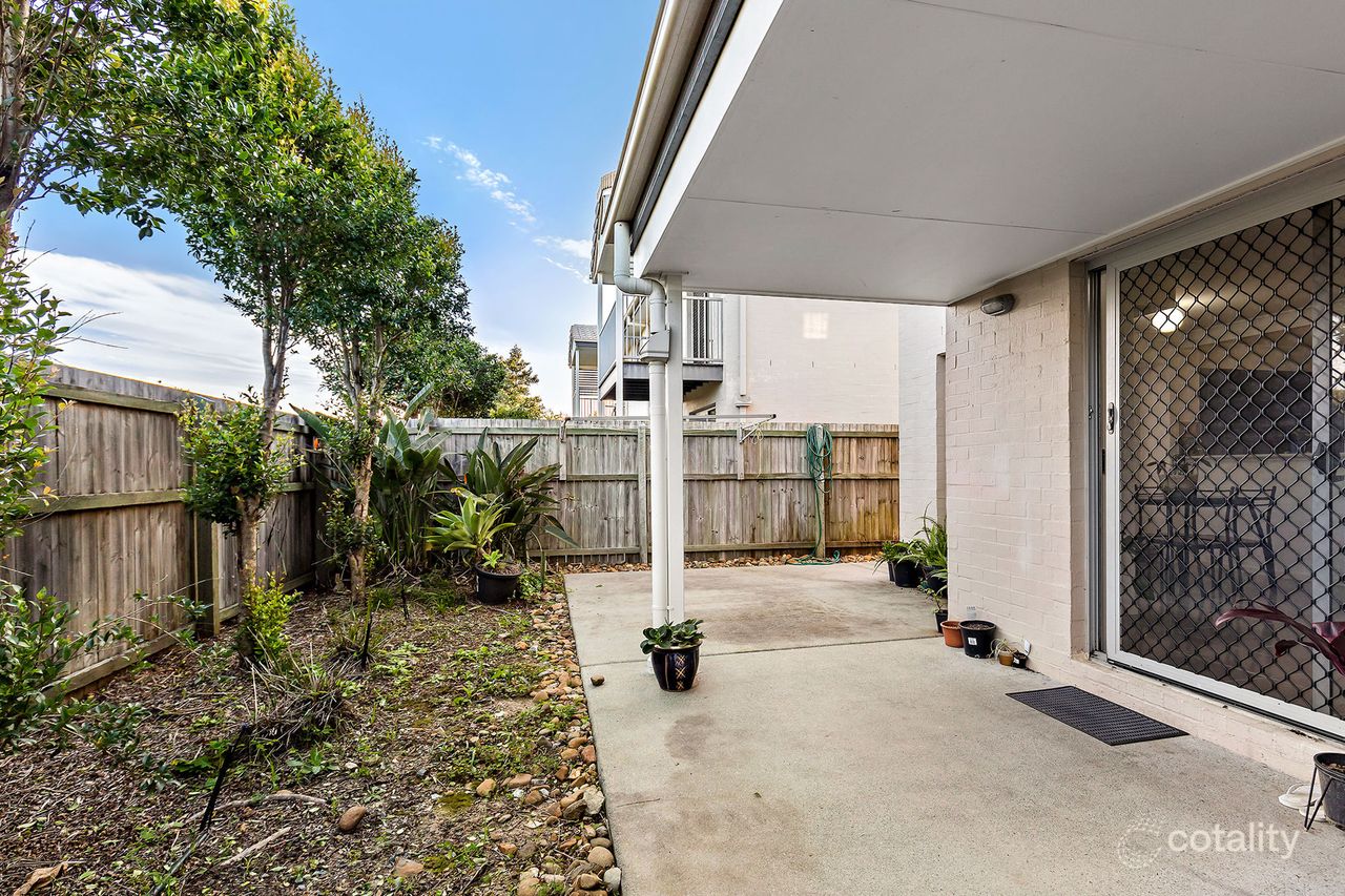 18/1 Mcauley Pde, Pacific Pines, QLD 4211
