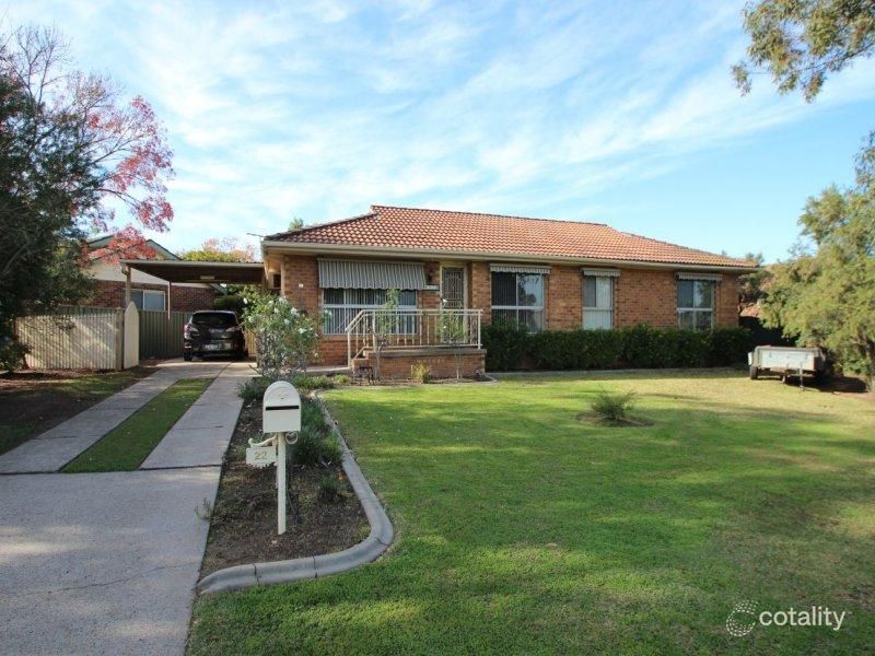 22 Benjamin Cct, Hunterview, NSW 2330