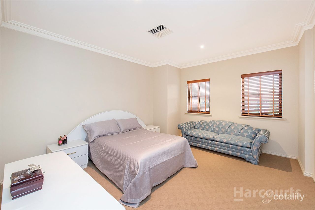 3 Finistere Island Rtt, Halls Head, WA 6210