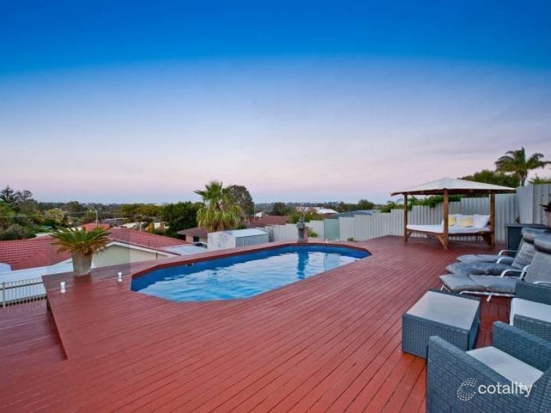 55 Monument Dr, Beldon, WA 6027