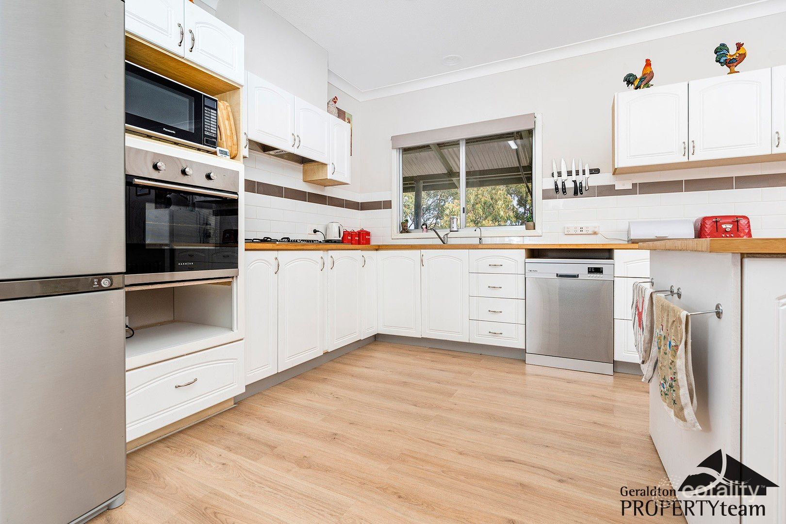 122 David Rd, Waggrakine, WA 6530