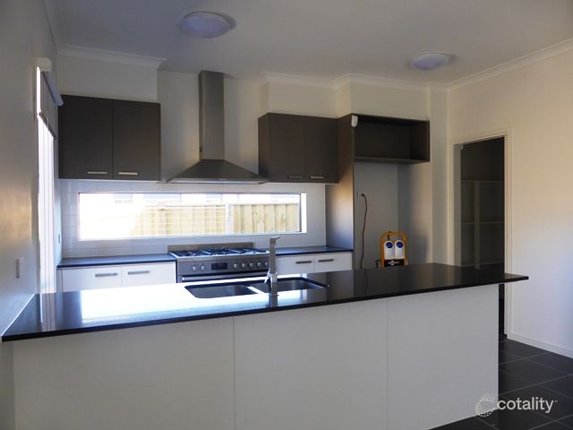 16 Beatrix St, Point Cook, VIC 3030