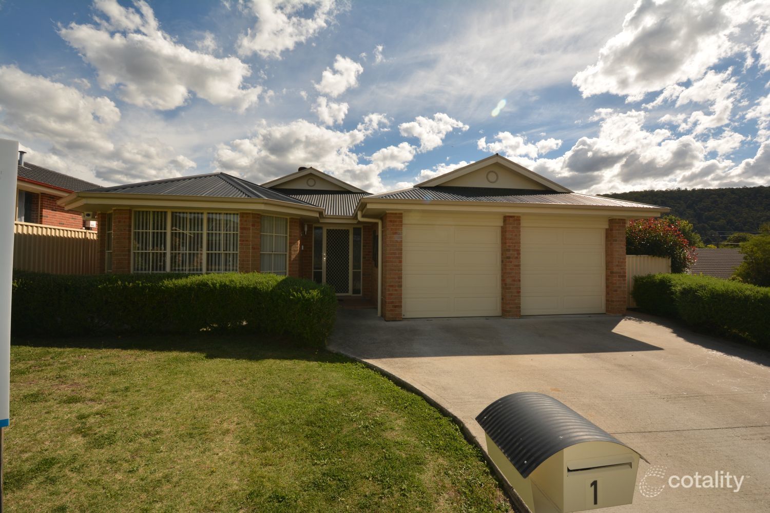 1c Henderson Pl, Lithgow, NSW 2790