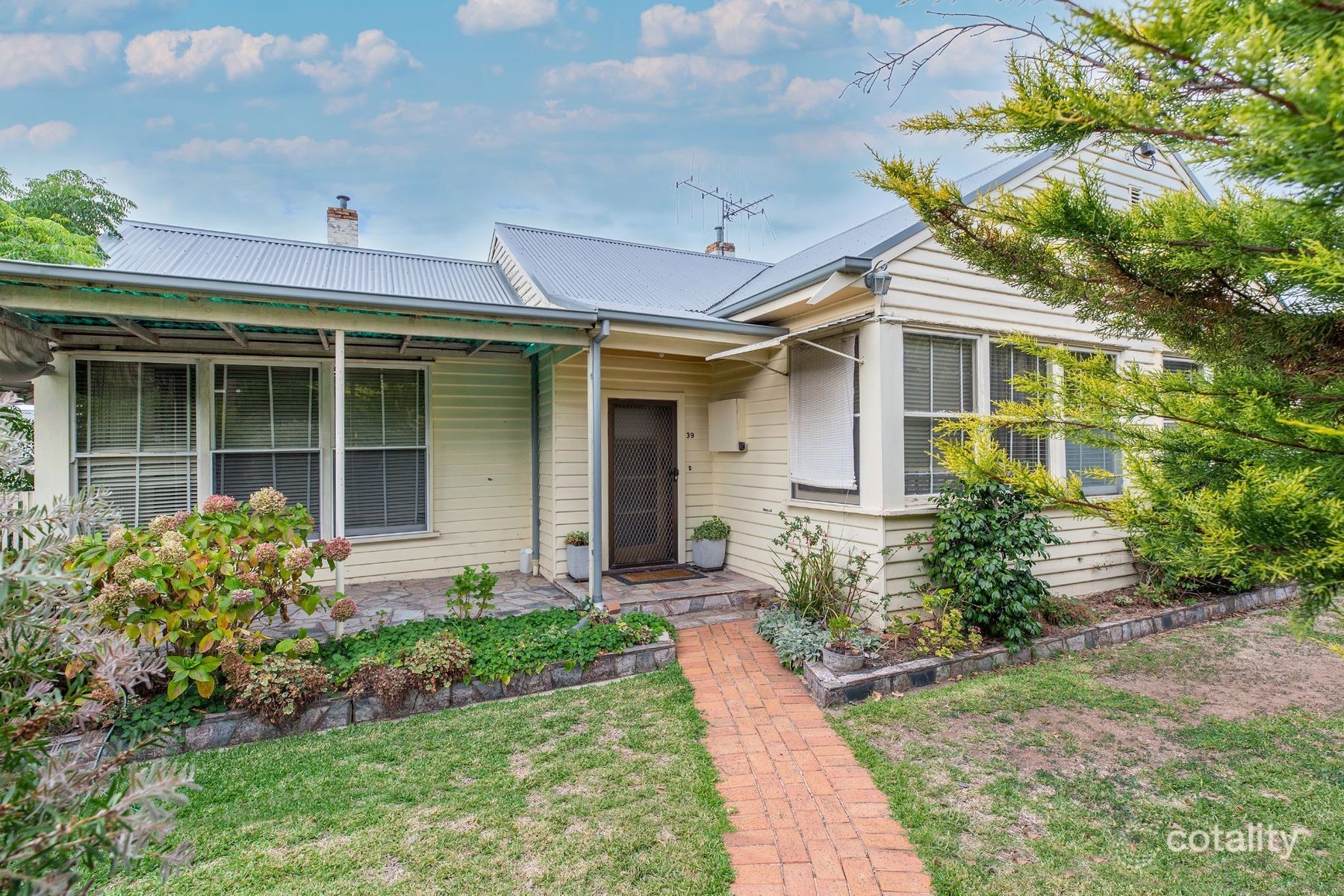39 Ellis St, Flora Hill, VIC 3550