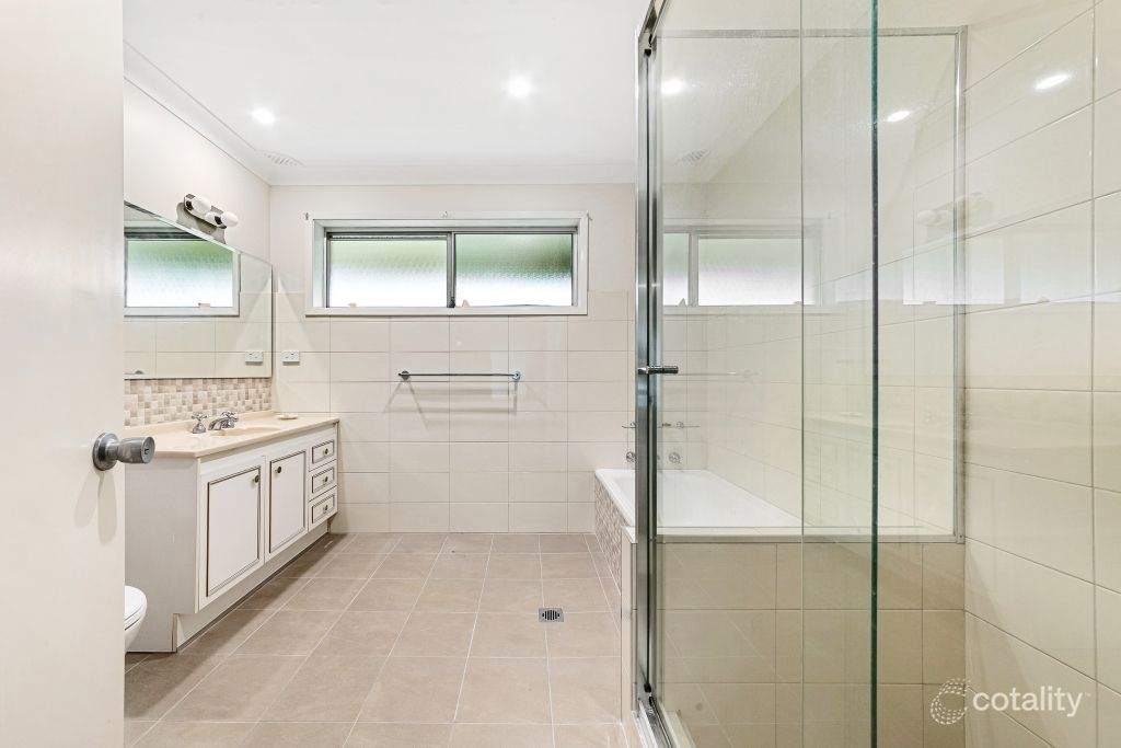 39 Sunshine Dr, Point Clare, NSW 2250