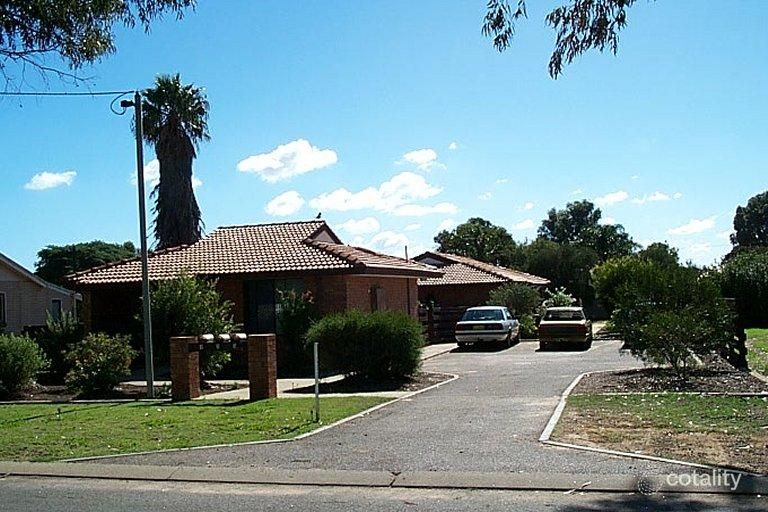 215 Third St, Wonthella, WA 6530