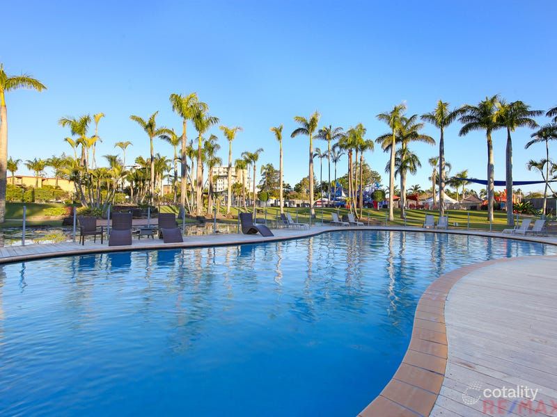 37/2 Landsborough Pde, Golden Beach, QLD 4551